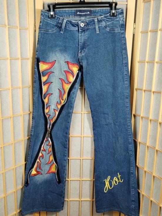 mamao verde Denim - VTG Mamao Verde AbusivA Embroidered Zippered Flames Flared Jeans  Size 7/8